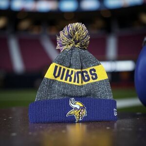 Unisex MN Vikings New Era Cuffed Knit Pom Hat